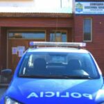 Fue detenido por abuso sexual infantil y le dieron una golpiza en la celda