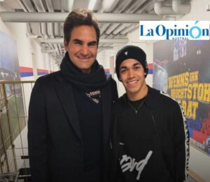 El delantero “peritense” Juan Gauto estuvo junto a la leyenda del tenis Roger Federer en Suiza